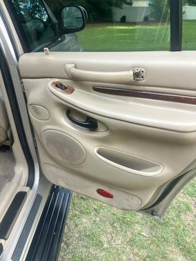 2000 Lincoln Navigator Base