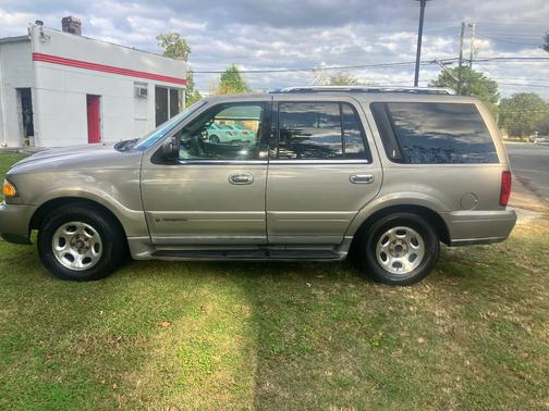 2000 Lincoln Navigator Base