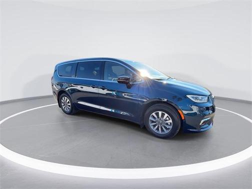 2025 Chrysler Pacifica Hybrid Select