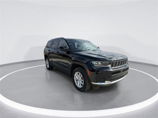 2023 Jeep Grand Cherokee L Laredo 4x4