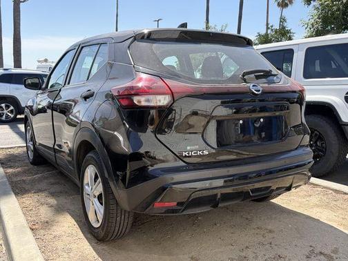 Super Black 2021 Nissan Kicks S