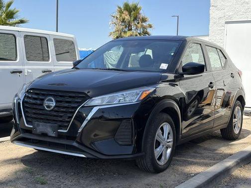 Super Black 2021 Nissan Kicks S
