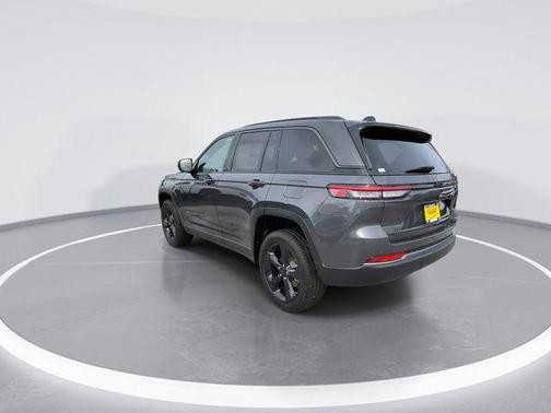 Metallic 2026 Jeep Grand Cherokee Limited