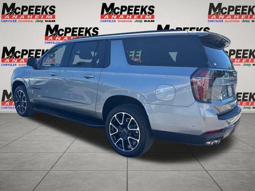 Sterling Gray Metallic 2026 Chevrolet Suburban RST
