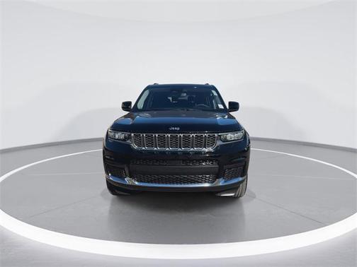 2023 Jeep Grand Cherokee L Laredo 4x4