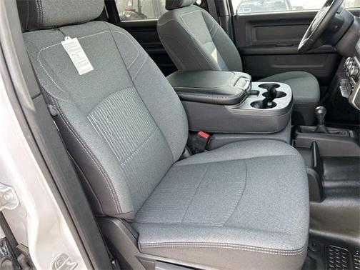 2023 RAM 2500 Tradesman Crew Cab 4x4 64' Box