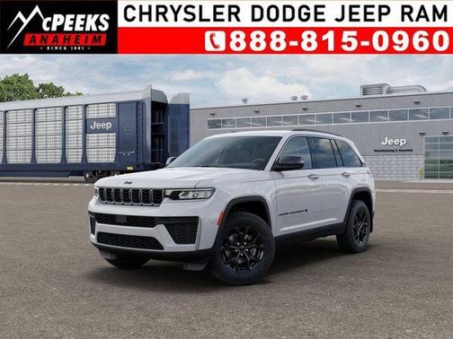 Bright White Clearcoat 2026 Jeep Grand Cherokee Laredo