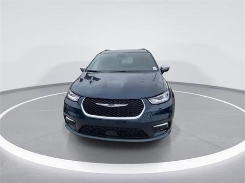 2025 Chrysler Pacifica L