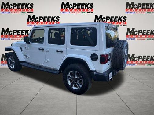 Bright White Clearcoat 2019 Jeep Wrangler Unlimited Sahara