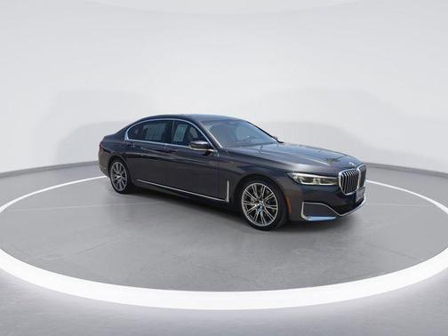 Dark Graphite Metallic 2022 BMW 740 i