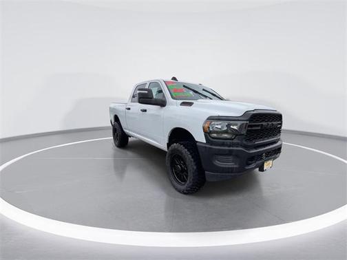 2023 RAM 2500 Tradesman Crew Cab 4x4 64' Box