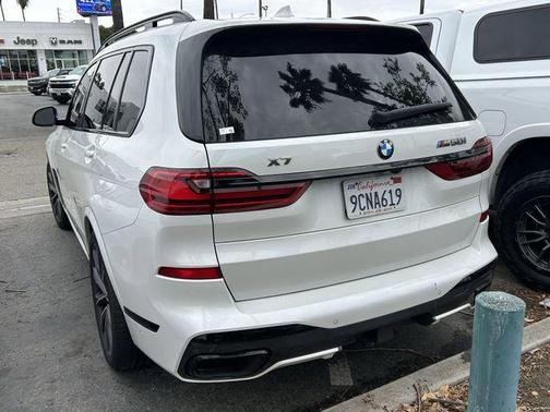2022 BMW X7 M50i