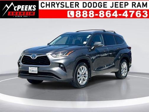 Magnetic Gray Metallic 2023 Toyota Highlander Hybrid Limited