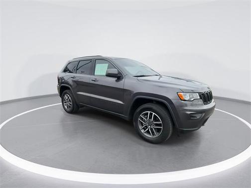 2020 Jeep Grand Cherokee Laredo E