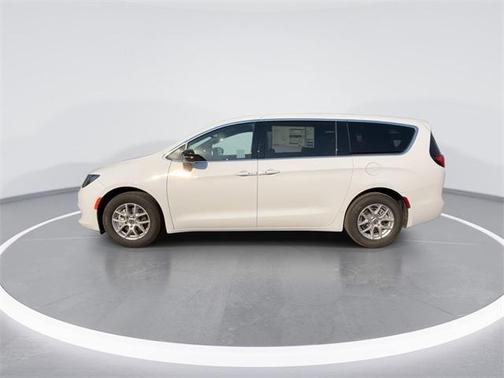 2025 Chrysler Voyager LX