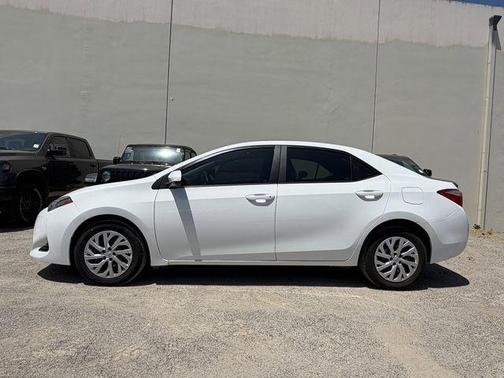 Super White 2018 Toyota Corolla LE