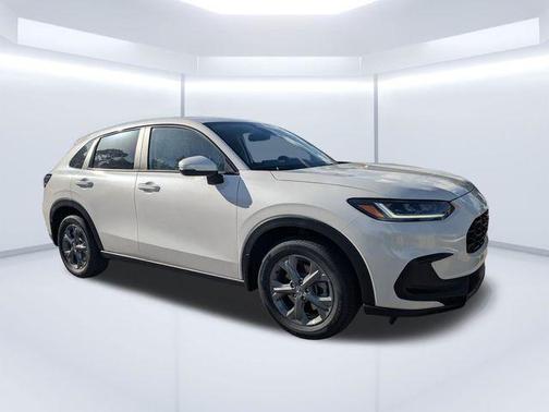 Platinum White Pearl 2026 Honda HR-V LX