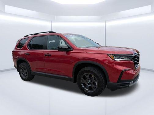 Radiant Red Metallic II 2025 Honda Pilot TrailSport
