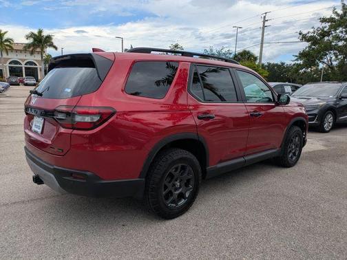 Radiant Red Metallic II 2025 Honda Pilot TrailSport