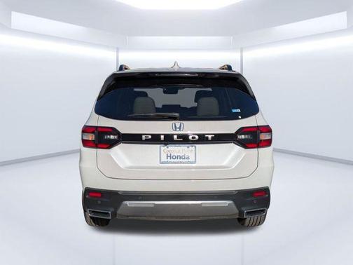 White Diamond Pearl 2026 Honda Pilot EX-L
