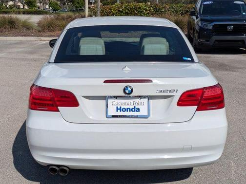 2011 BMW 328 i