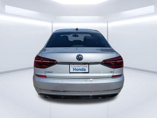 Reflex Silver Metallic 2017 Volkswagen Passat 1.8T R-Line