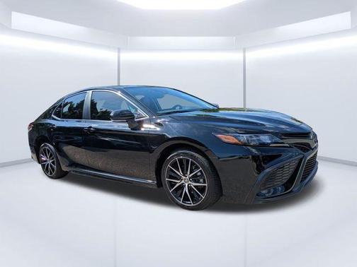 Midnight Black Metallic 2023 Toyota Camry SE
