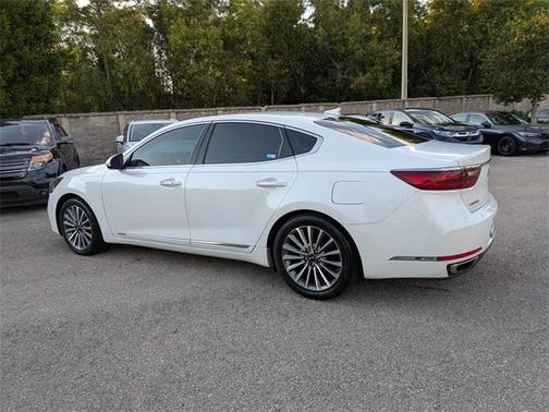 2017 Kia Cadenza Premium