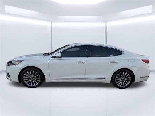 2017 Kia Cadenza Premium