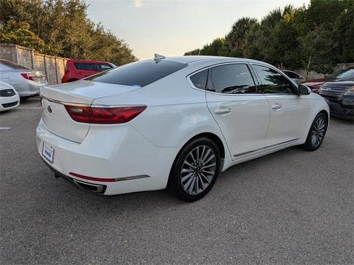 2017 Kia Cadenza Premium