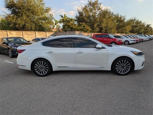 2017 Kia Cadenza Premium