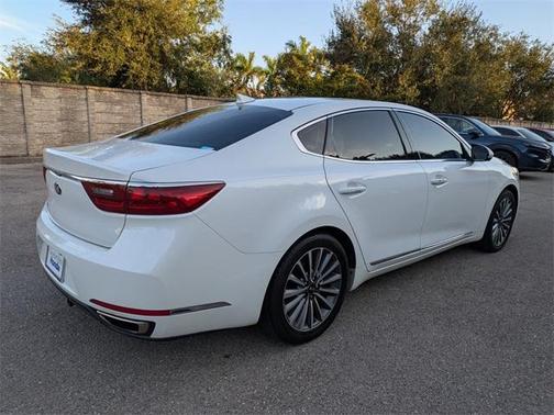 2017 Kia Cadenza Premium