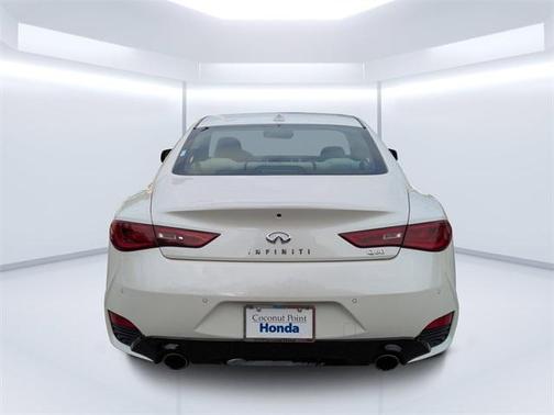 2022 INFINITI Q60 LUXE