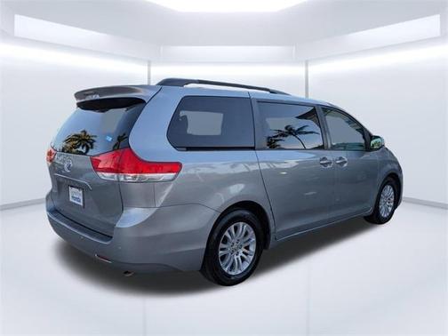 2014 Toyota Sienna XLE