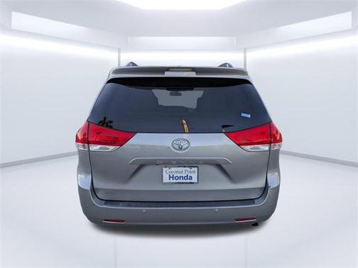 2014 Toyota Sienna XLE