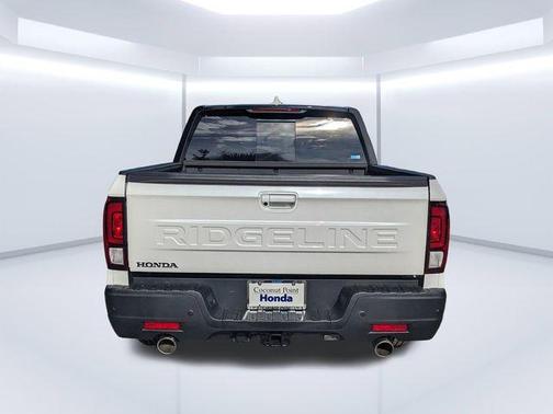 Platinum White Pearl 2026 Honda Ridgeline Black Edition
