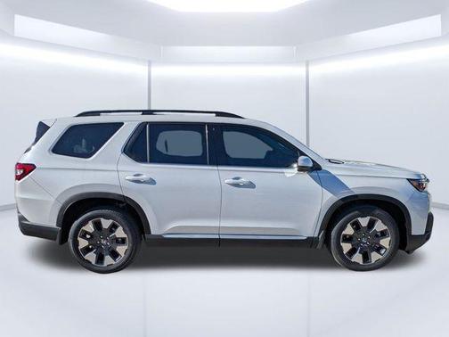 White Diamond Pearl 2026 Honda Pilot Elite