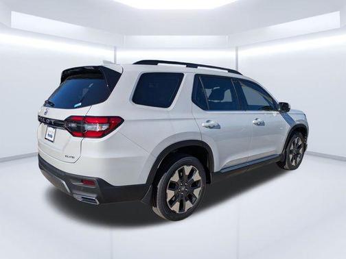 White Diamond Pearl 2026 Honda Pilot Elite