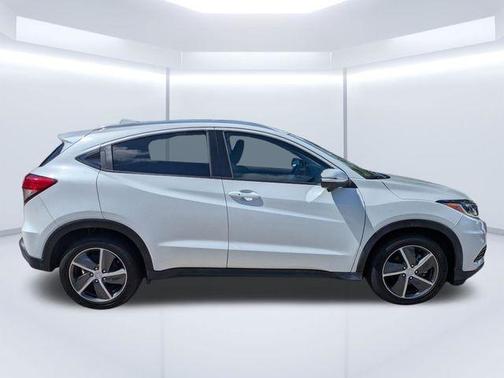 White 2021 Honda HR-V EX