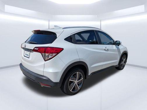 White 2021 Honda HR-V EX