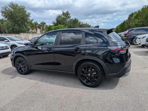 Crystal Black Pearl 2024 Honda HR-V Sport