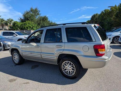 Beige / Tan 2004 Jeep Grand Cherokee Limited