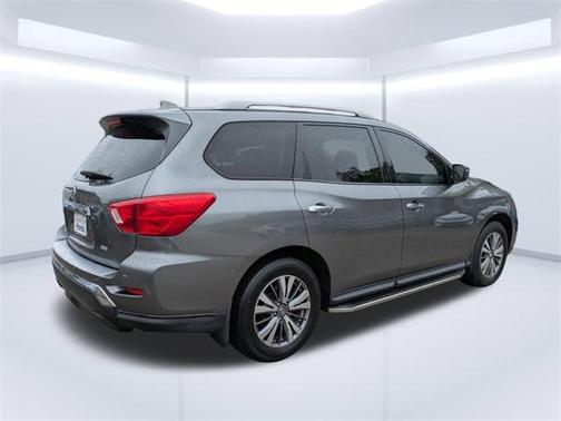 2020 Nissan Pathfinder SV