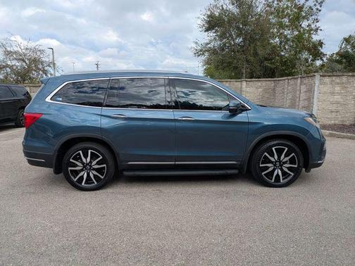 2022 Honda Pilot Touring 8-Passenger