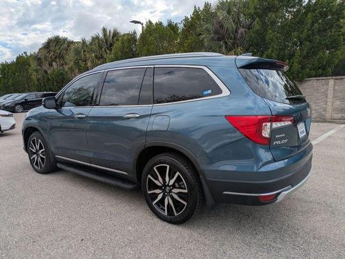 2022 Honda Pilot Touring 8-Passenger