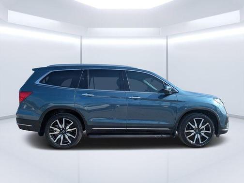 2022 Honda Pilot Touring 8-Passenger