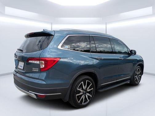 2022 Honda Pilot Touring 8-Passenger