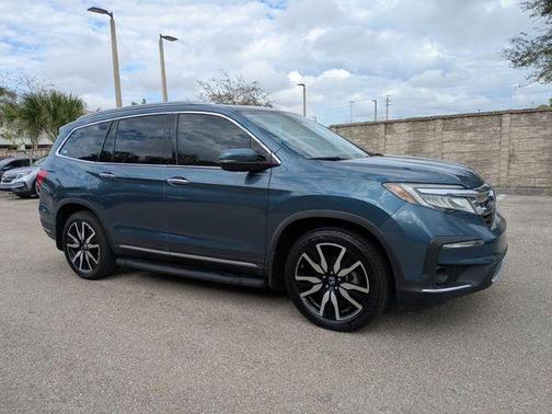 2022 Honda Pilot Touring 8-Passenger