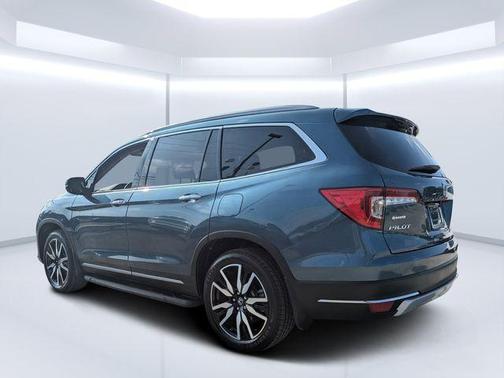 2022 Honda Pilot Touring 8-Passenger
