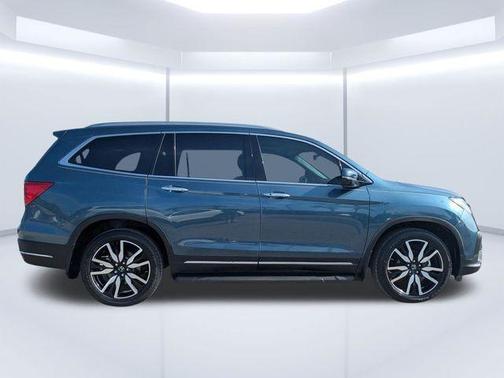 2022 Honda Pilot Touring 8-Passenger